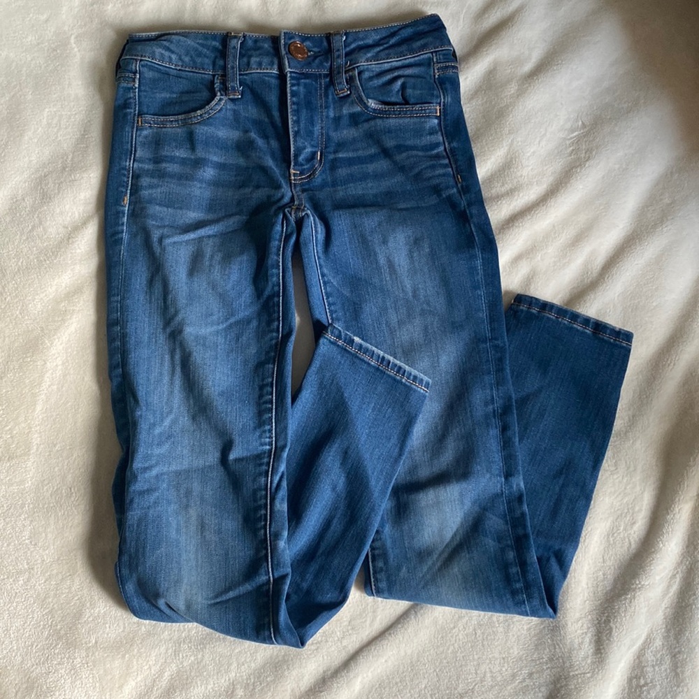 American Eagle outfitters super stretch women’s blue jeans